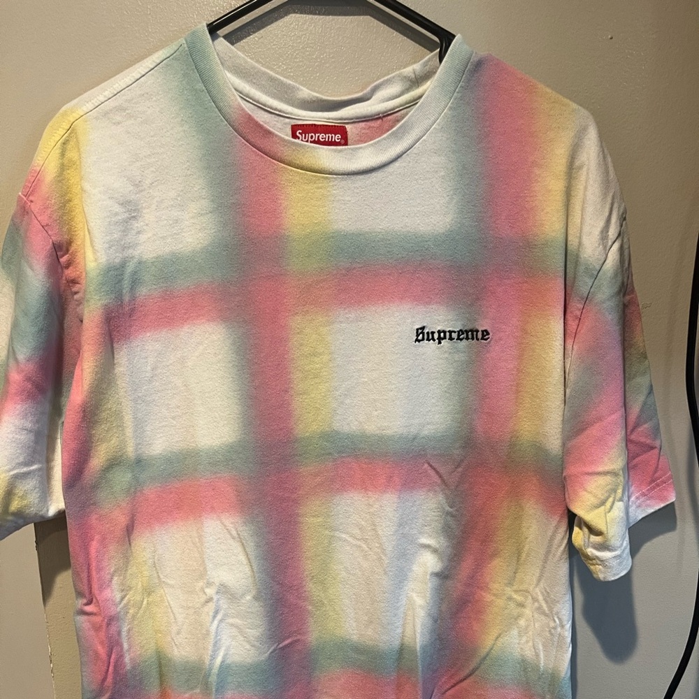 Supreme tee size XL